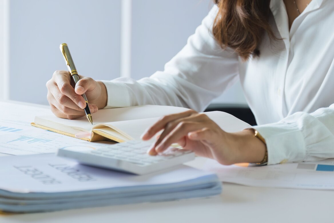 How does CIS taxation work for retrofit insulation projects?