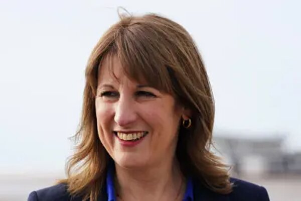 Rachel Reeves weighs ending the North Sea windfall tax to revive investment, risking political clashes as Labour seeks growth ahead of the Budget.
