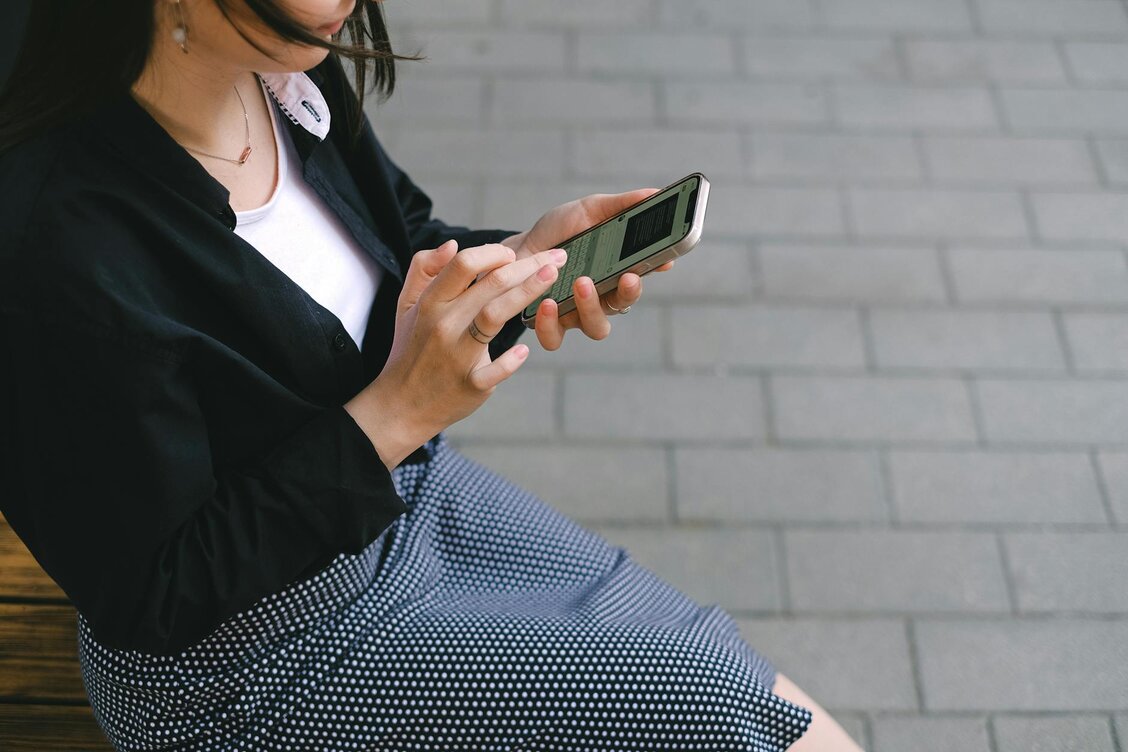 lady on her phone