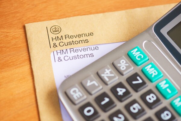 Mid-year CGT rate hike may cause HMRC software to underreport gains. Taxpayers urged to use online calculator for correct filings.