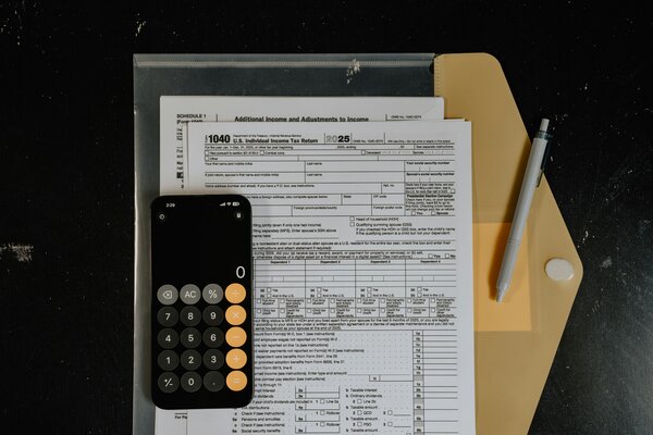 Learn payments on account tax calculations with clear examples. Step-by-step guide showing how HMRC calculates your advance payments. Simple breakdown included.