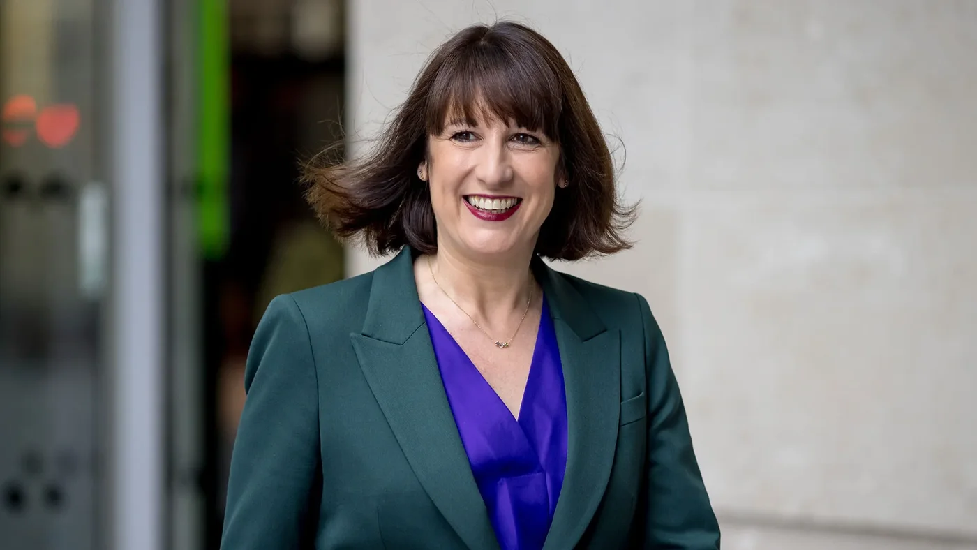 Reeves Considers VAT Threshold Reform To Support Small Firms