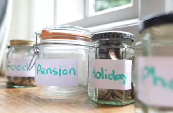 The Resolution Foundation urges Labour to raise the pension access age to help reduce unemployment. Discover the argument behind the proposal.