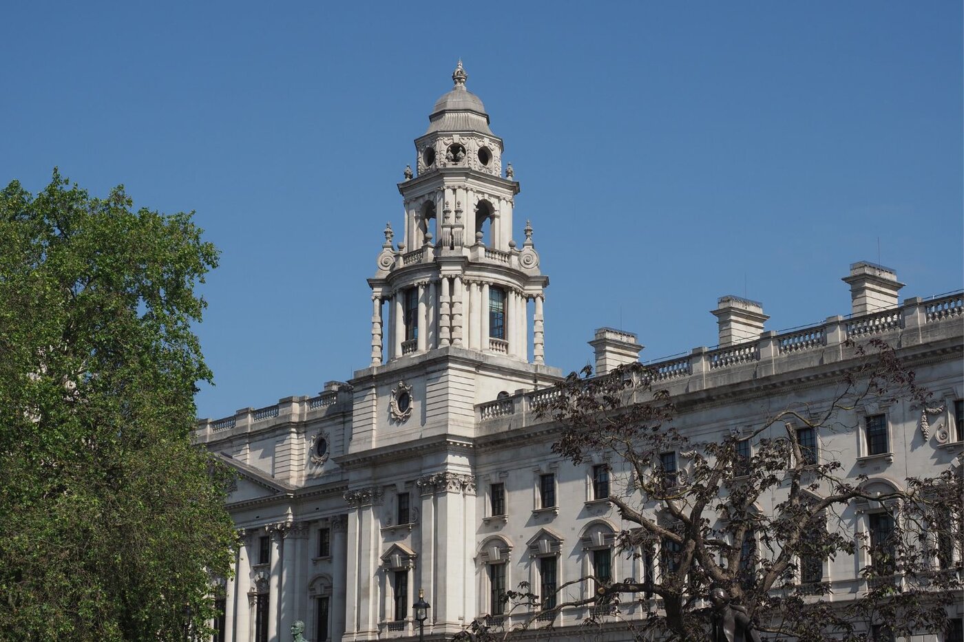 HMRC Debunks False £800 Transfer Freeze Rumours