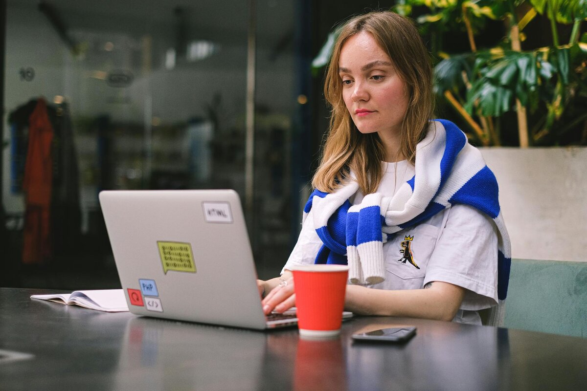 a lady on her laptop