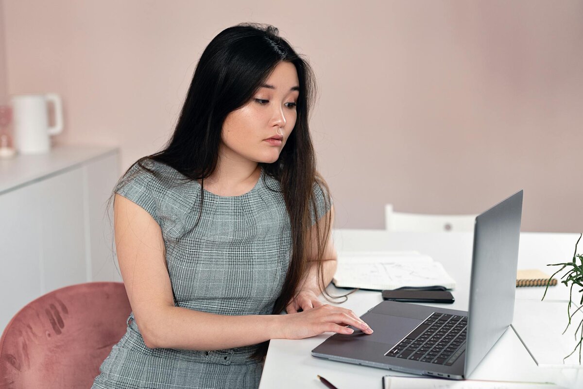 lady on a laptop