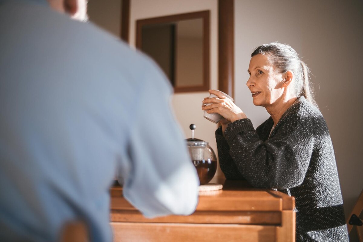 woman sipping coffe