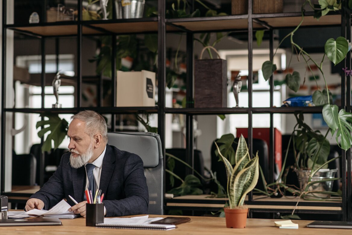 Company Director establishing what to declare
