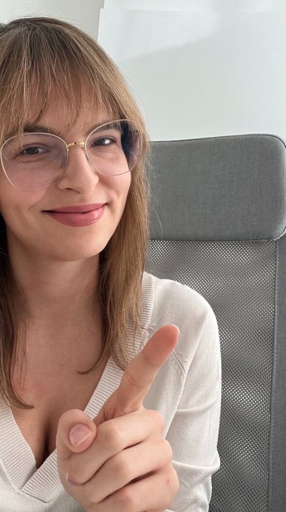 Nauczycielka, założycielka kursu przygotowującego do egzaminów na różnych poziomach nauczania.