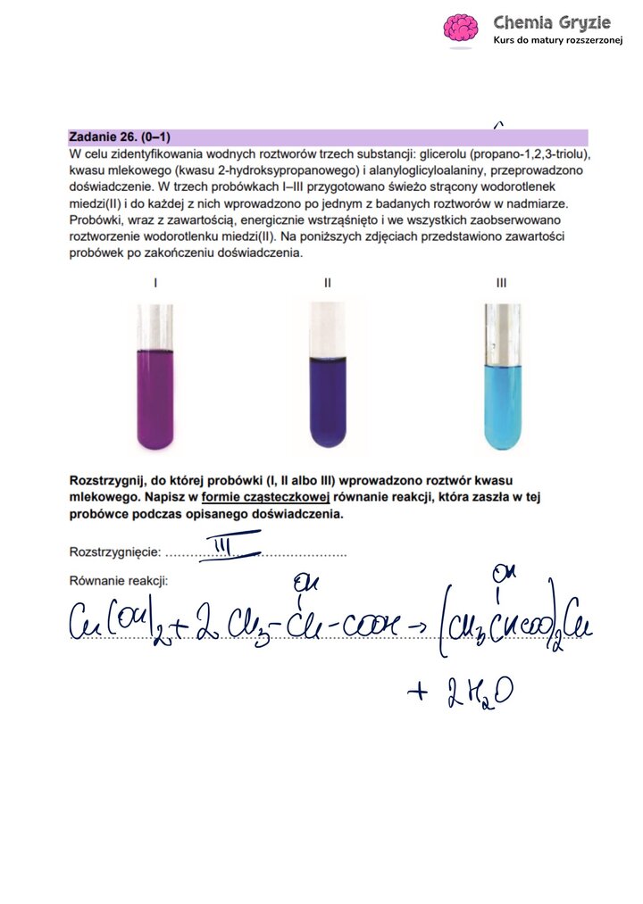 Zadanie maturalne z chemii (26) ze zdjęciami probówek z doświadczenia identyfikującego m.in. kwas mlekowy za pomocą wodorotlenku miedzi(II).