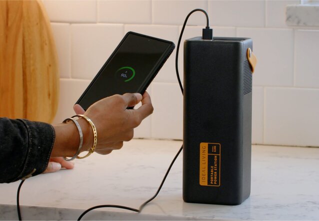 portable battery charging mobile phone
