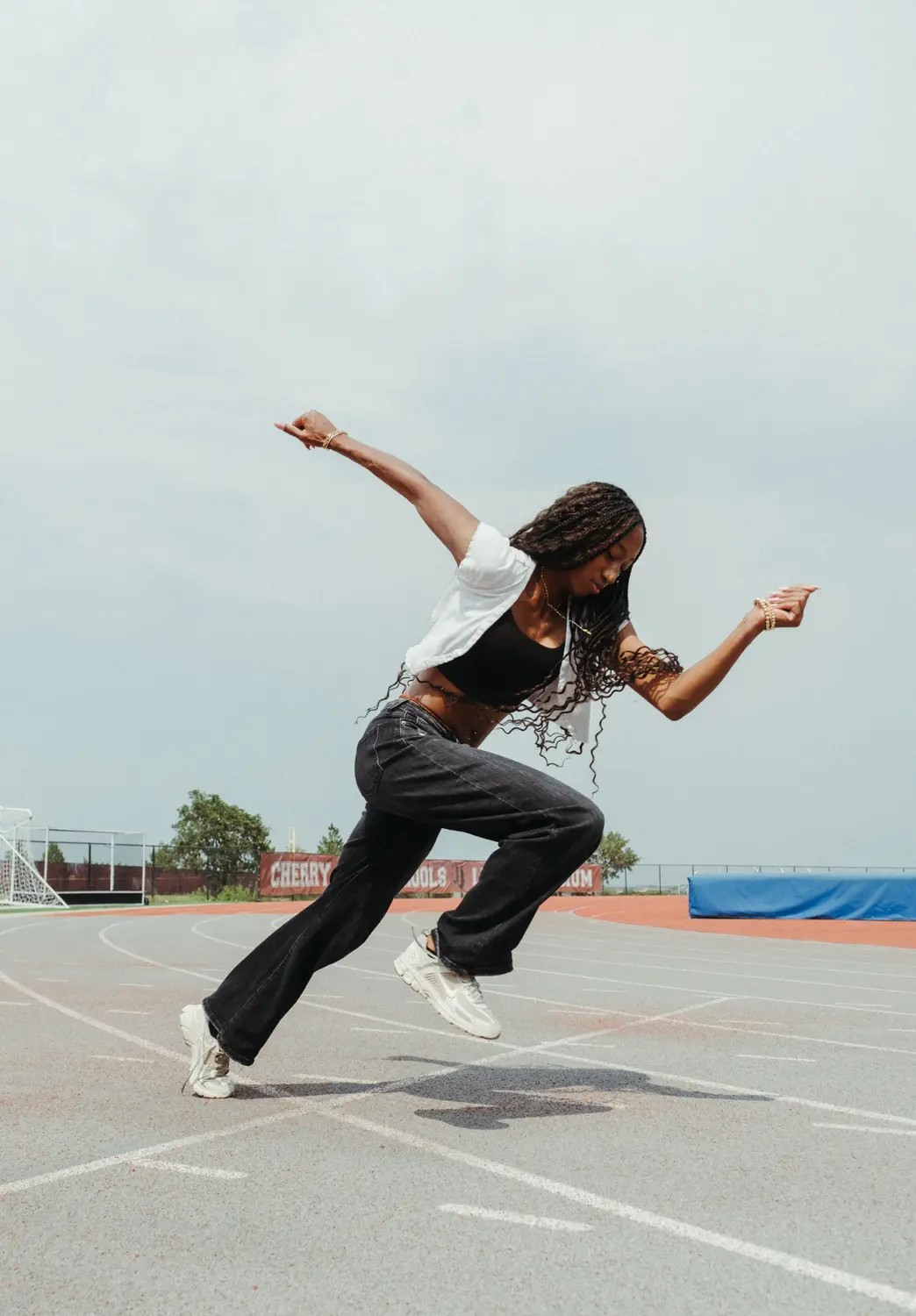 Powe participated in the 100m hurdles, earning sixth place in the event.