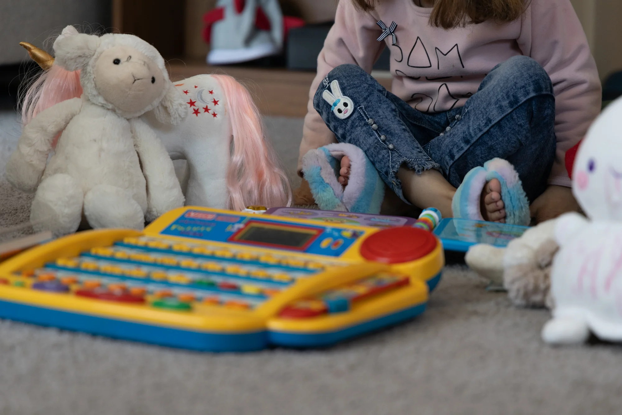 A group of Denverites furnished the apartment and are paying rent for the first few months until the couple land jobs.  Photo: Andrea Kramar, Rocky Mountain PBS