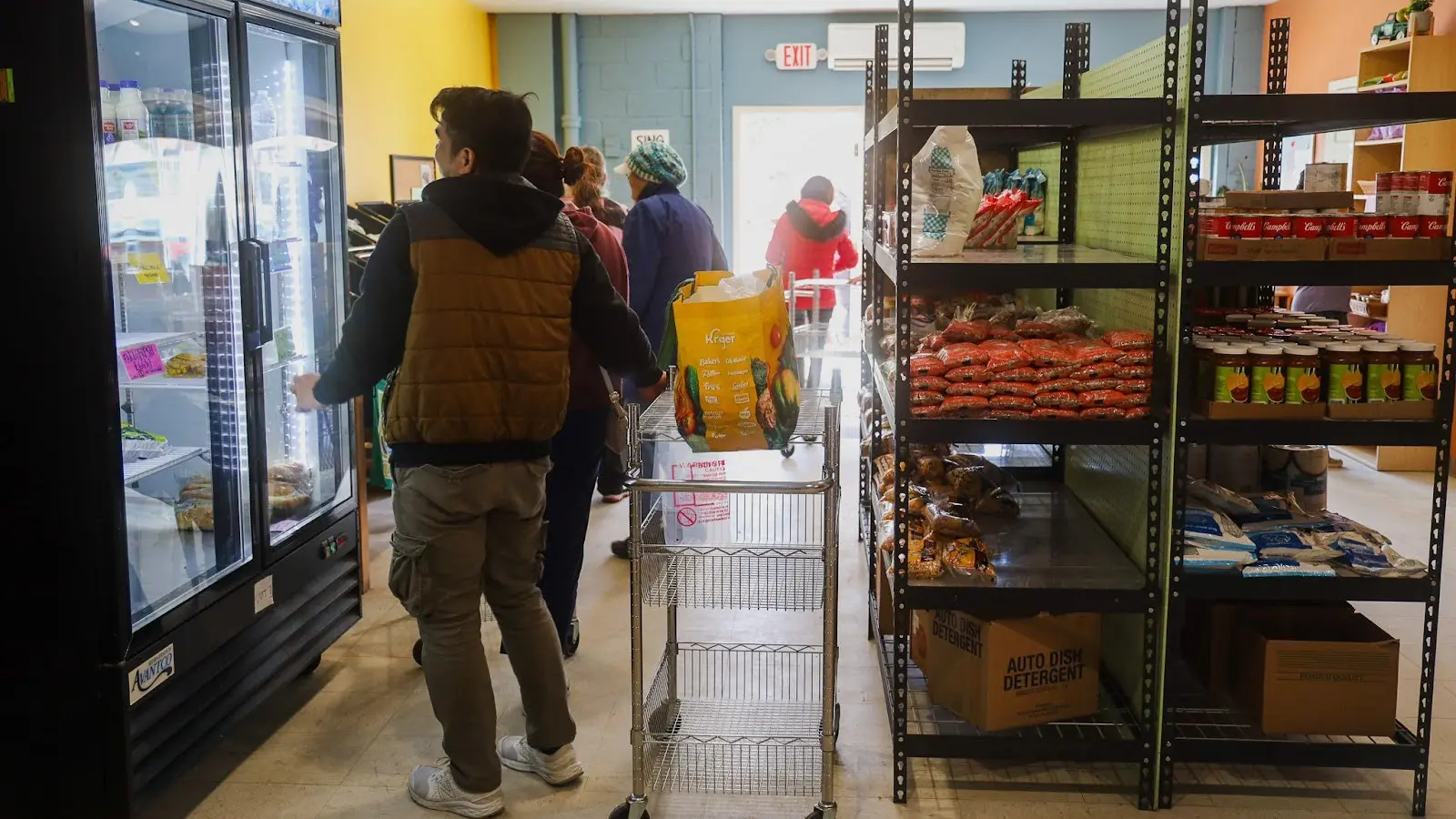 Shoppers at Good Samaritan. Photo: Ziyi Xu, Rocky Mountain PBS