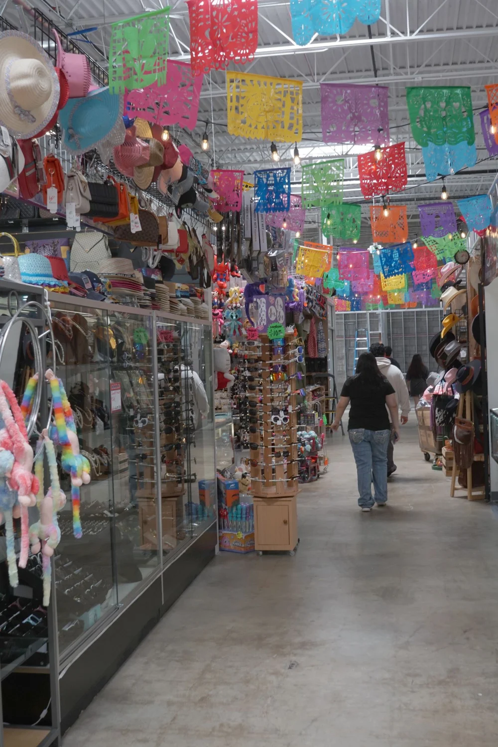 Inside the shops at La Plaza.  Photo: Jo Carroll, the Sentinel