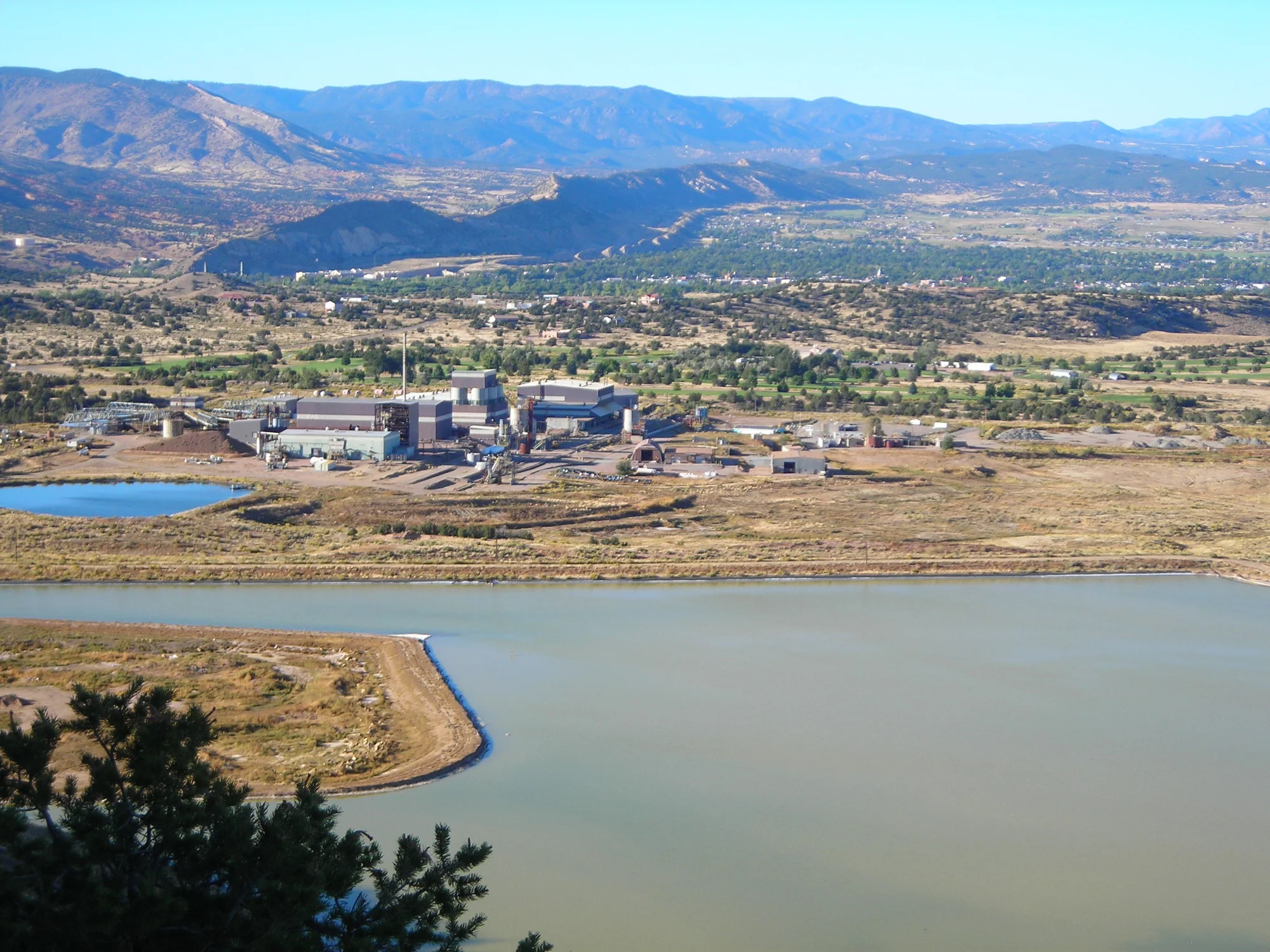 The Cotter uranium mill dominated the landscape on the outskirts of Cañon City in 2007. The area is now a superfund site where an estimated 5.8 million tons of radioactive waste is buried. The mill supported efforts to create nuclear fuel. Photo courtesy Jeri Fry