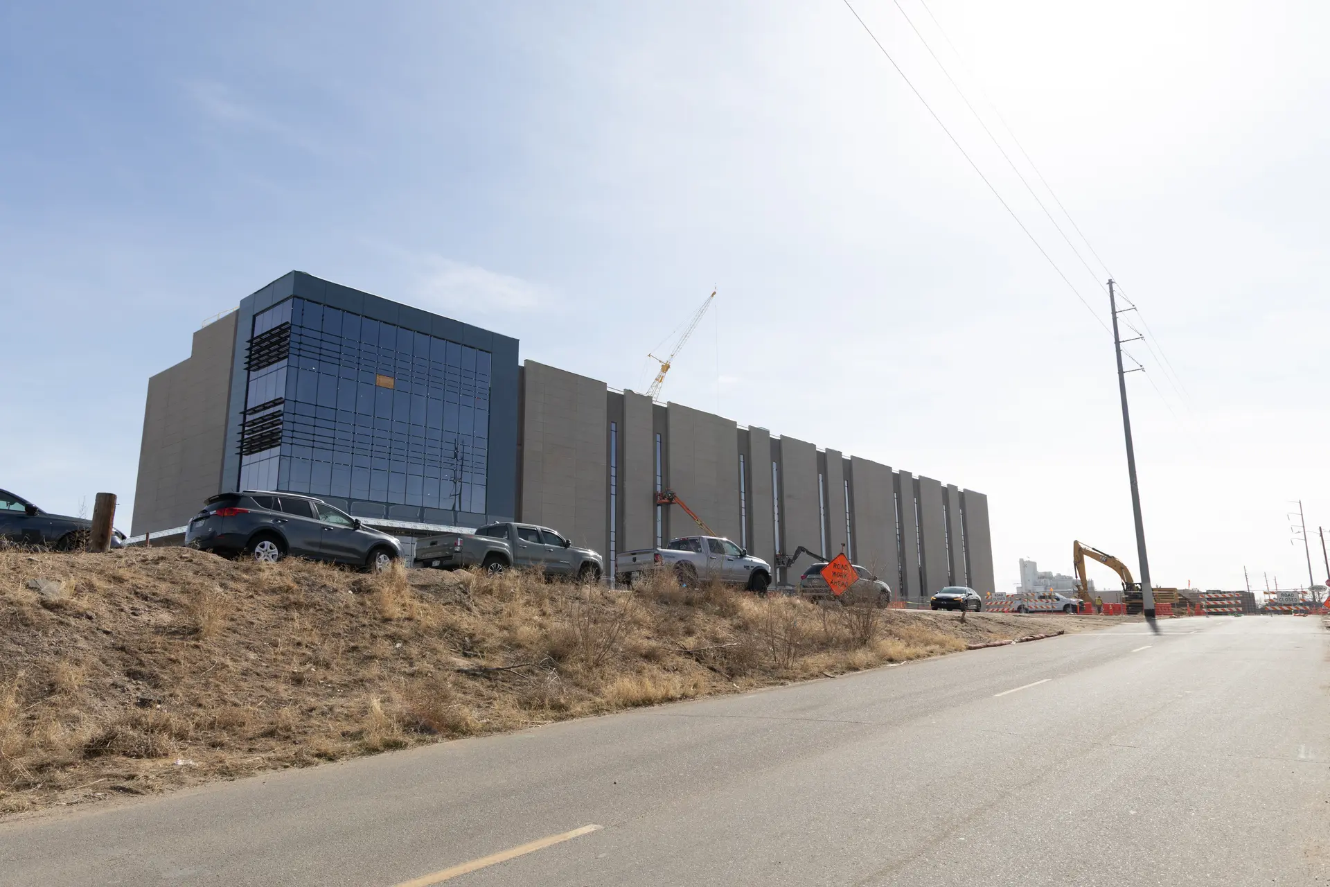 CoreSite DE3 is being constructed in Denver’s Elyria-Swansea neighborhood. Photo: Andrea Kramar, Rocky Mountain PBS