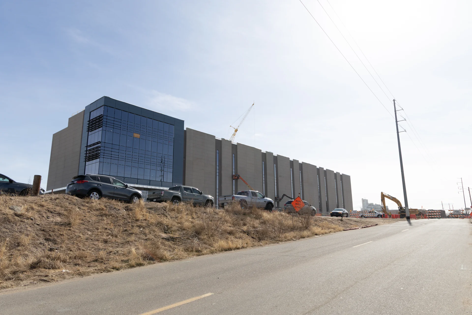 CoreSite DE3 is being constructed in Denver’s Elyria-Swansea neighborhood. Photo: Andrea Kramar, Rocky Mountain PBS