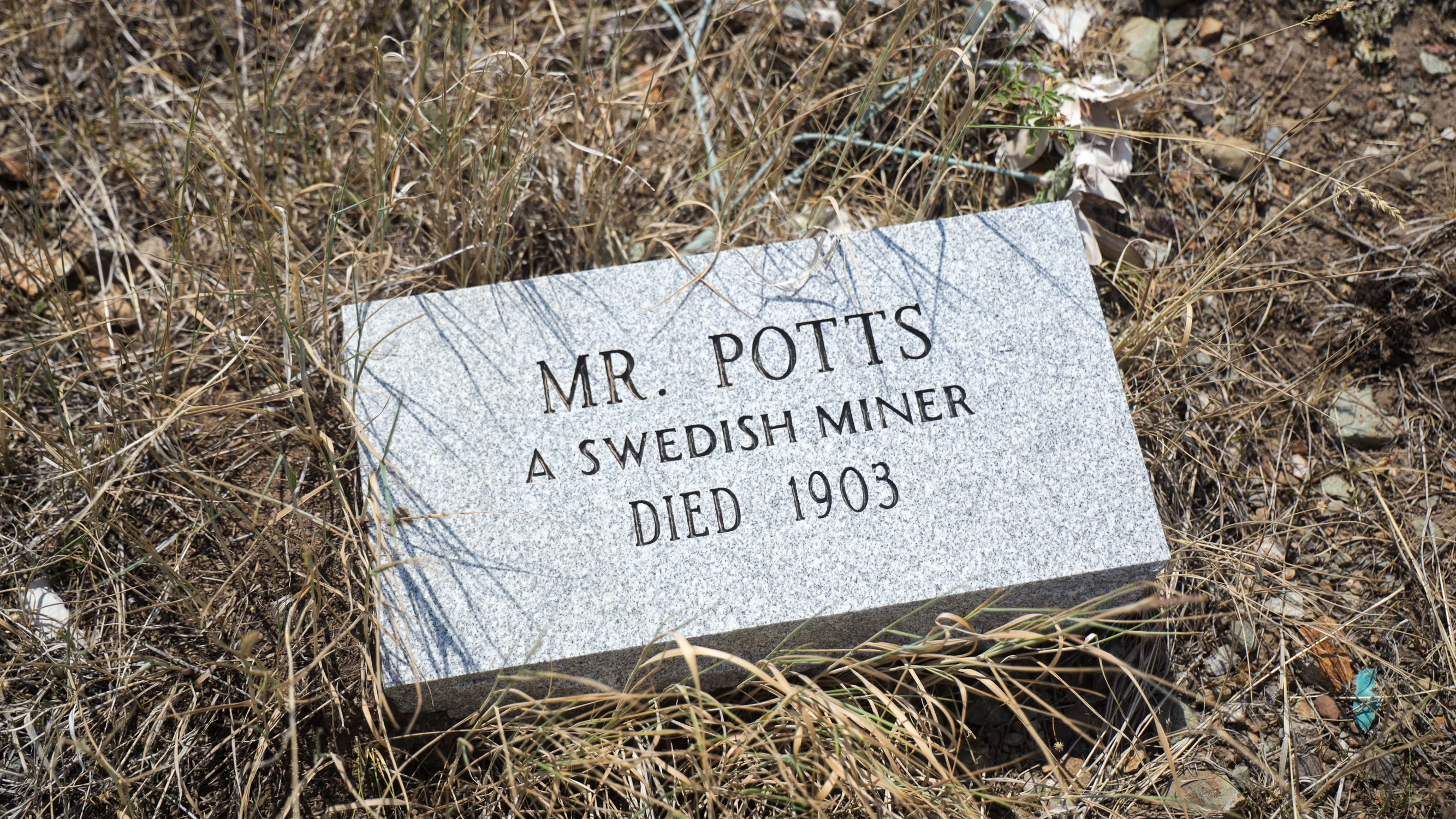 The gravestone for Mr. Potts, a Swedish miner. Photo: Ziyi Xu, Rocky Mountain PBS