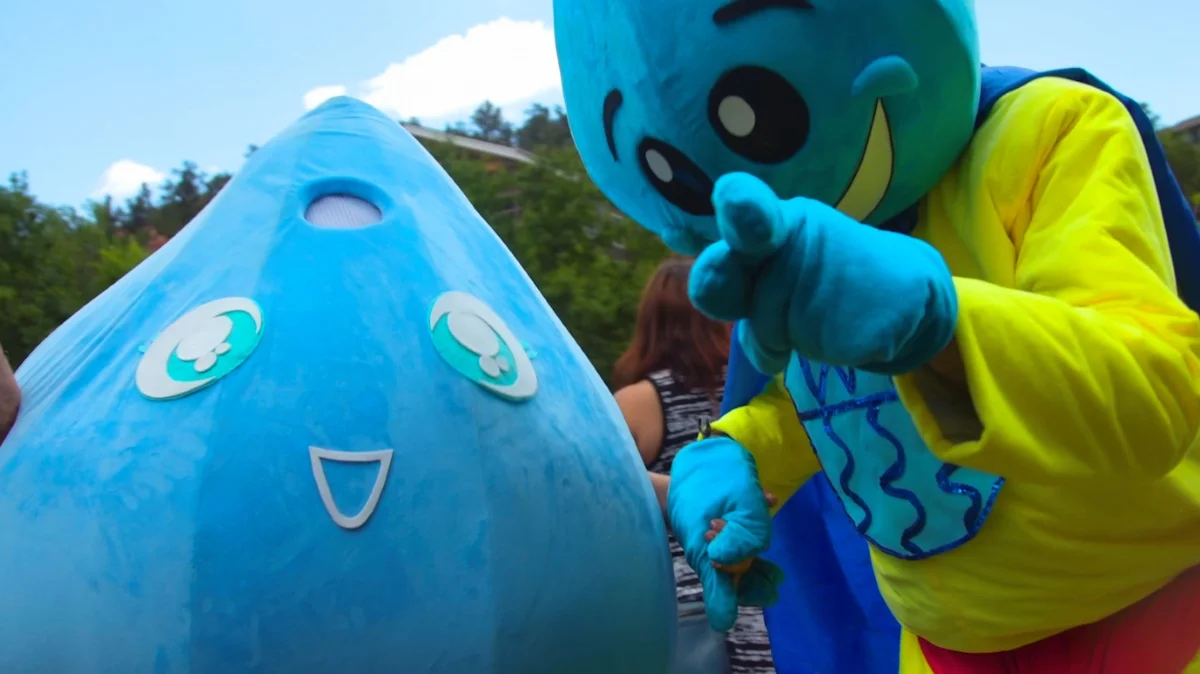 Gaga (left) and Wawa (right) made a special appearance at the 2024 Manitou Springs Waterfest. Photo: Chase McCleary, Rocky Mountain PBS