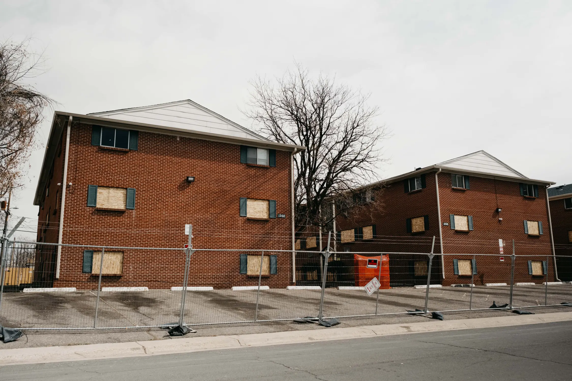 The Edge at Lowry apartment complex made national news this year as a video showing armed men at the complex went viral. The complex has since shut down. Photo: Peter Vo, Rocky Mountain PBS