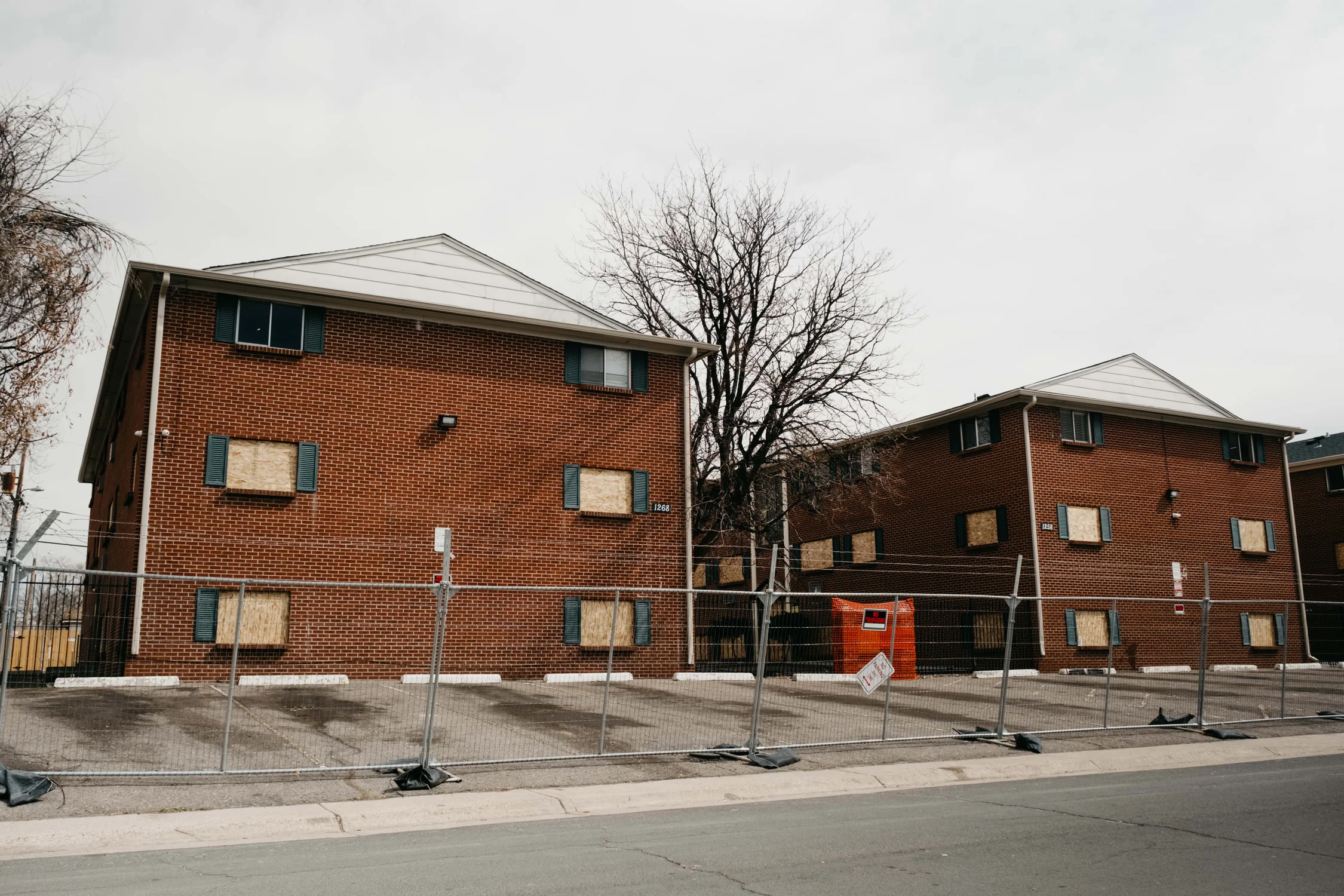 The Edge at Lowry apartment complex made national news this year as a video showing armed men at the complex went viral. The complex has since shut down. Photo: Peter Vo, Rocky Mountain PBS