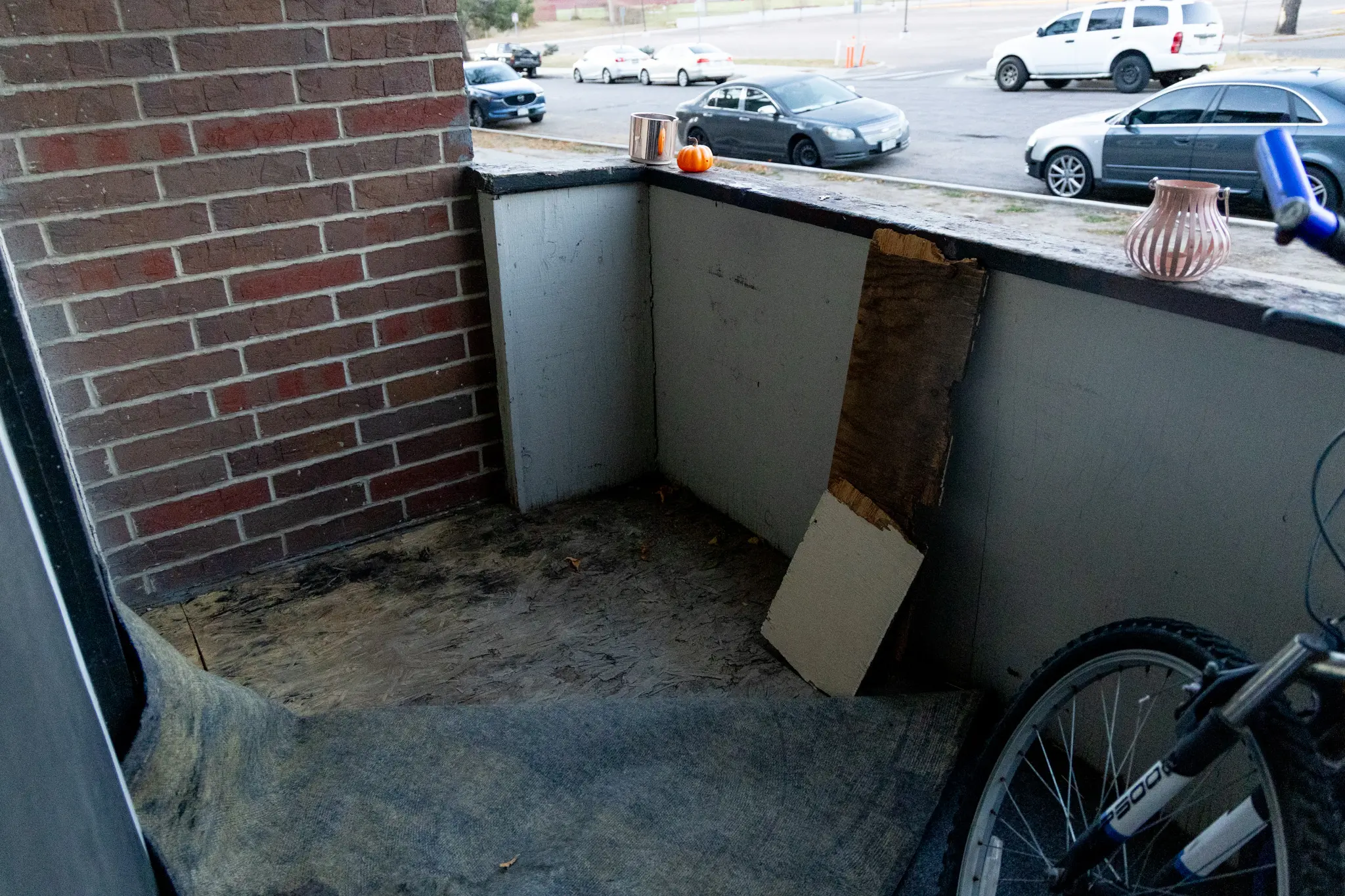 Carlson said her balcony is unstable and has mold on it. Photo: Priya Shahi, Rocky Mountain PBS