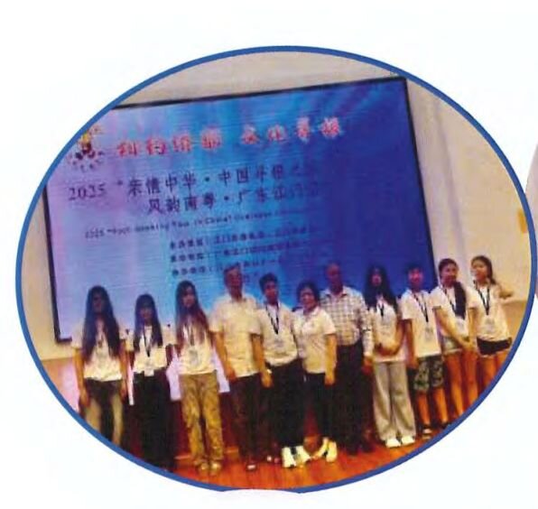 學生在活動中的合影