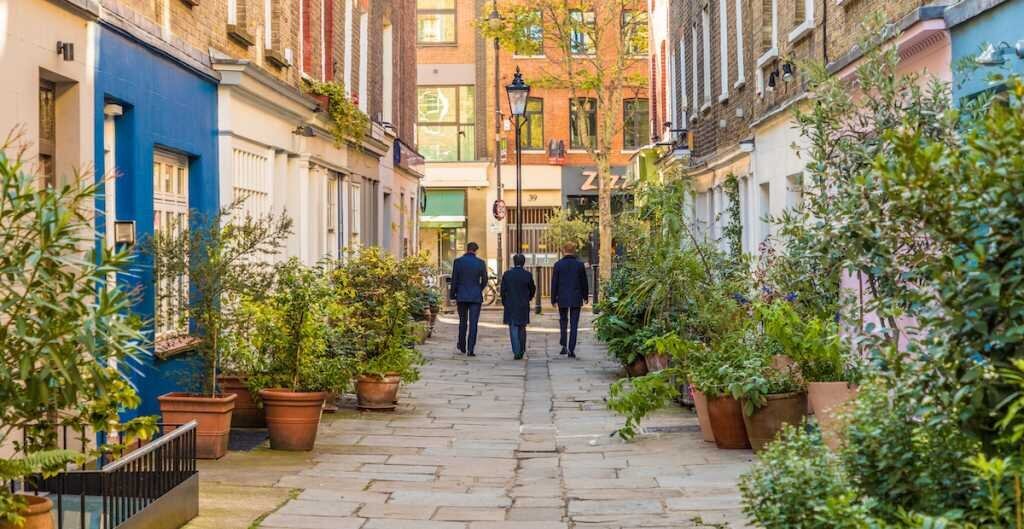 An open-air courtyard in Charlotte's retail center