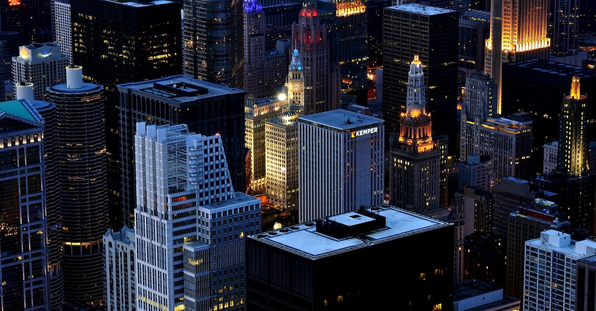 a city skyline at night