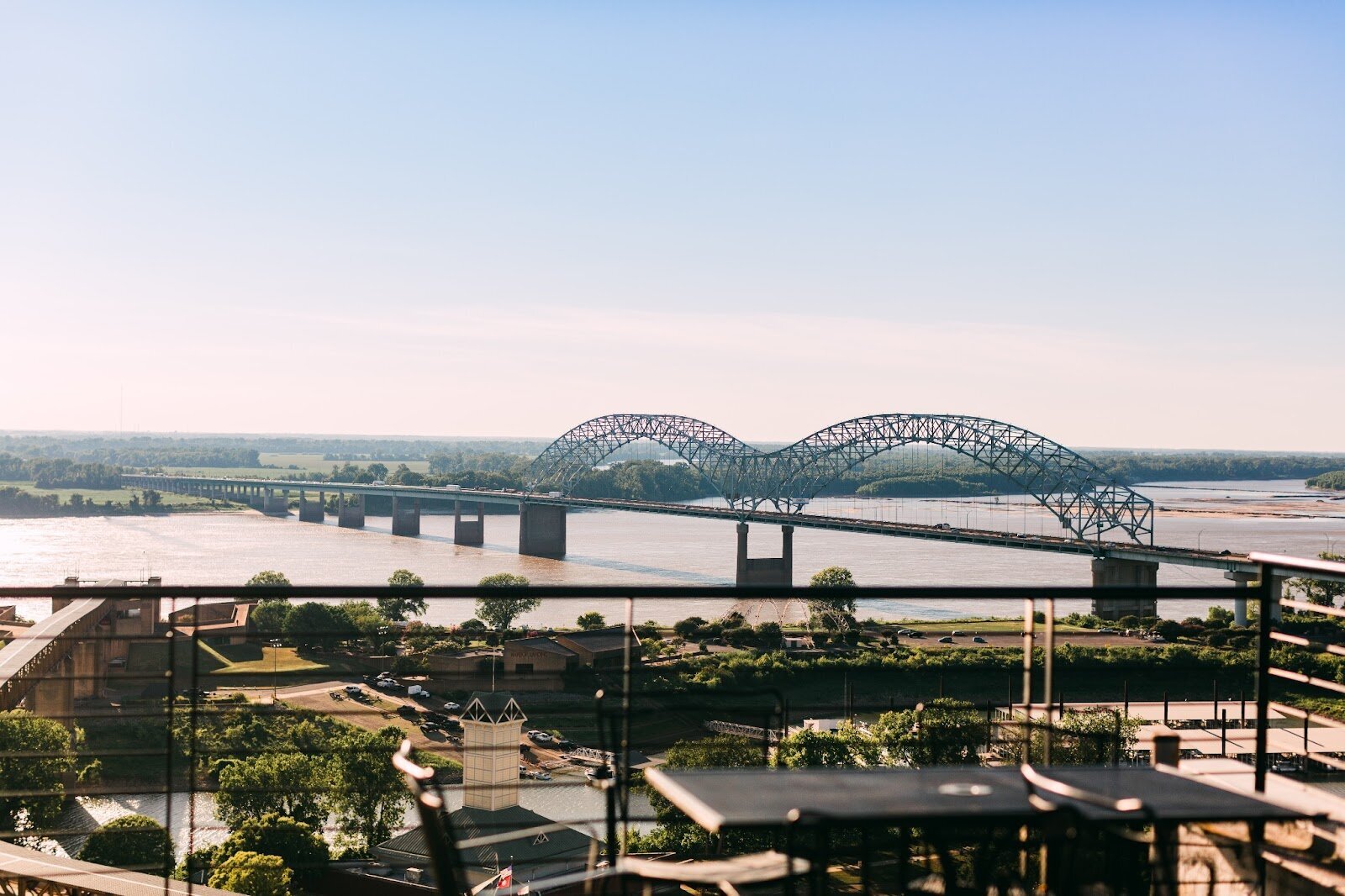 Memphis' bridge heading into the city's suburban area