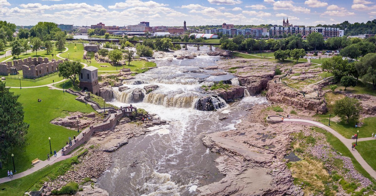 The river rapids flowing through the Sioux Falls city center