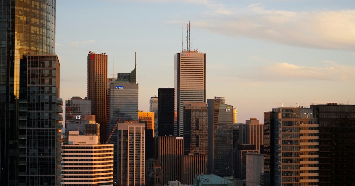 A horizon of a cityscape at sunset