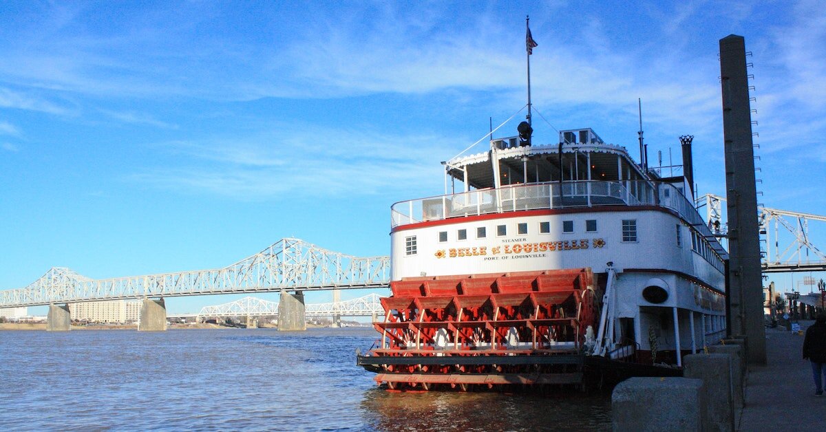 The Belle of Louisville steam paddle boat on the river