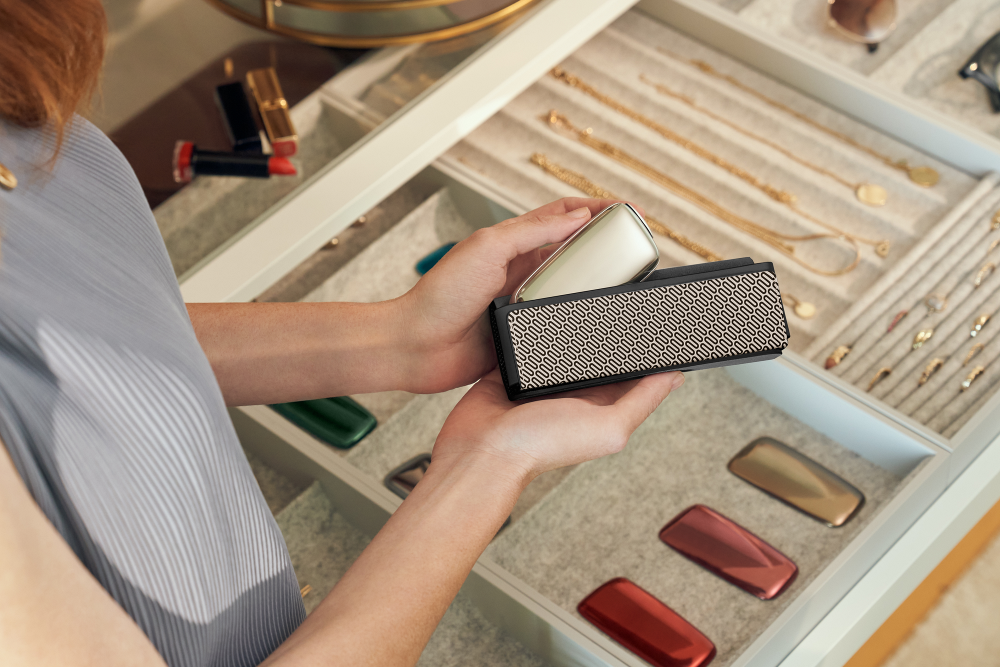 Ploom X lifestyle shot 6