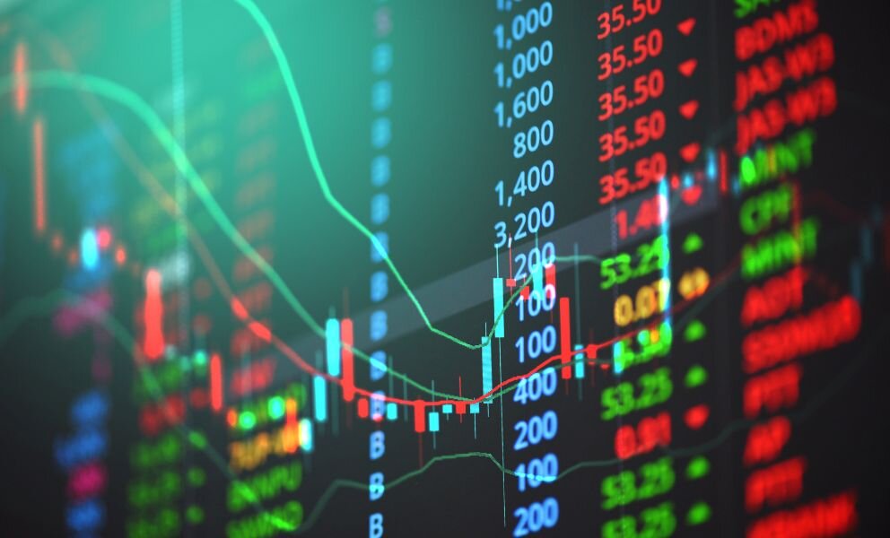 Markets gripped by political risk, Fed minutes in focus 