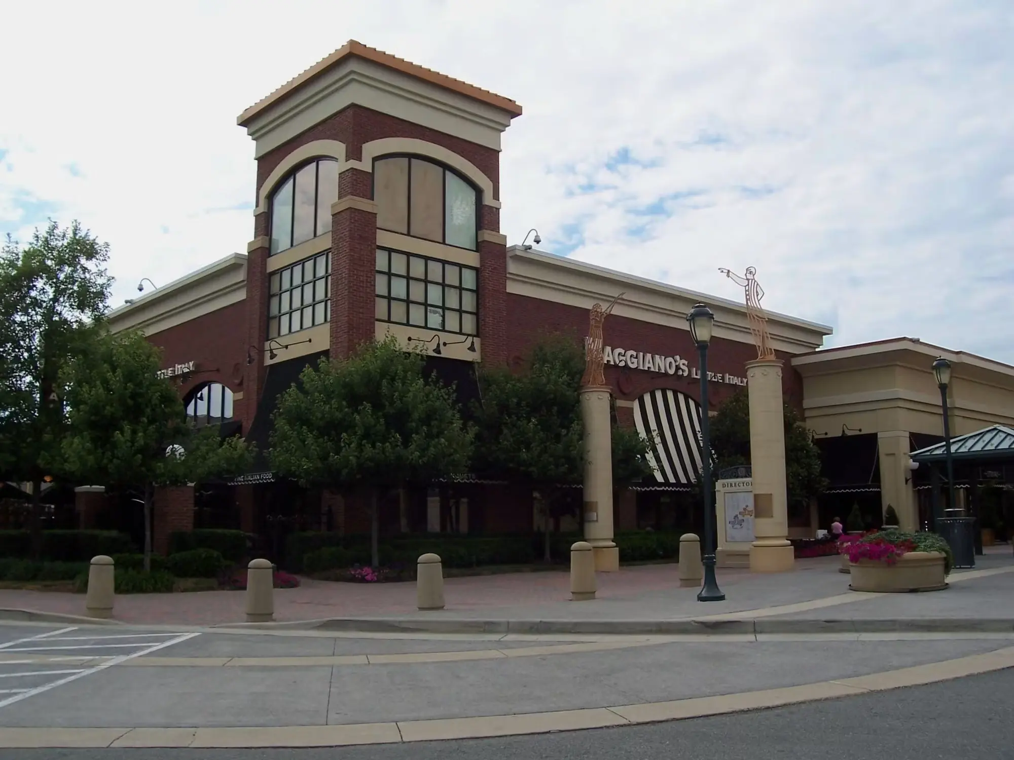 Maggiano's Short Pump Town Center exterior