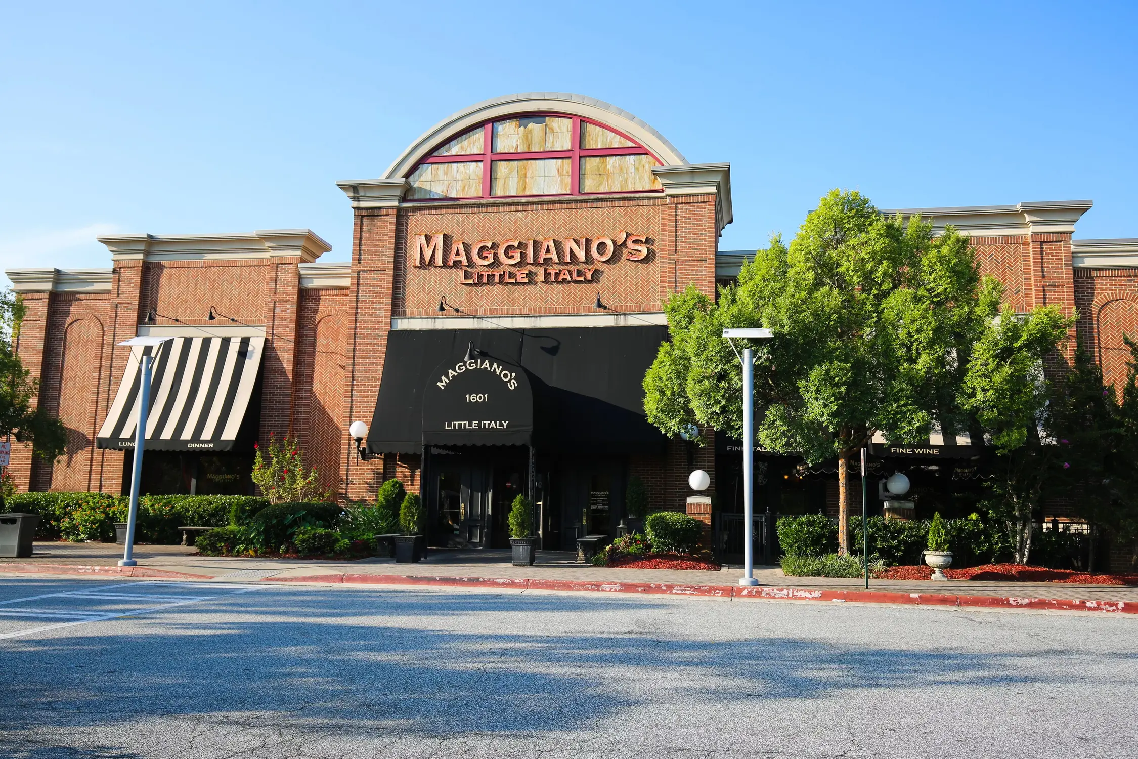 Maggiano's Cumberland exterior