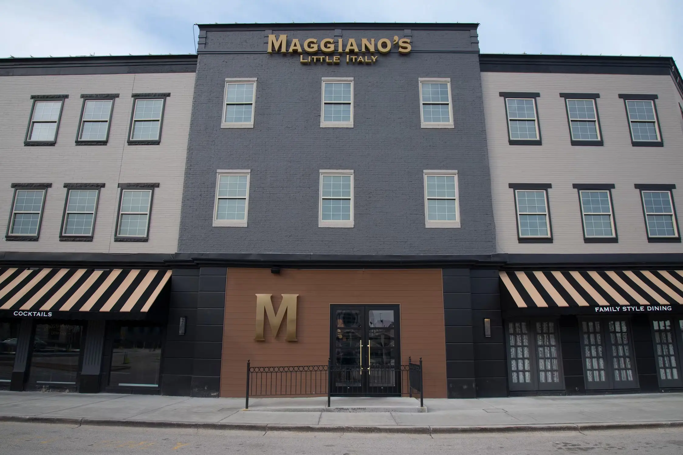 Maggiano's Oakbrook exterior