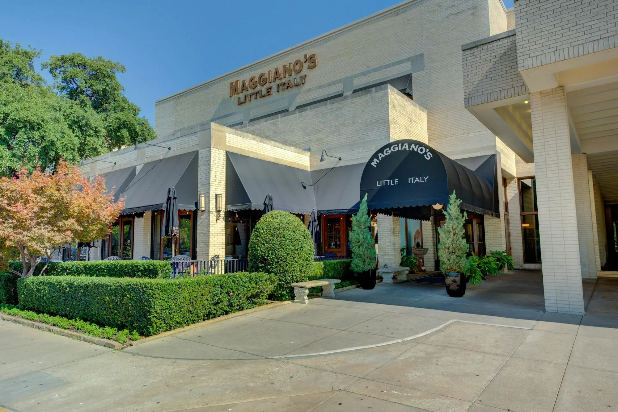Maggiano's Northpark Mall exterior