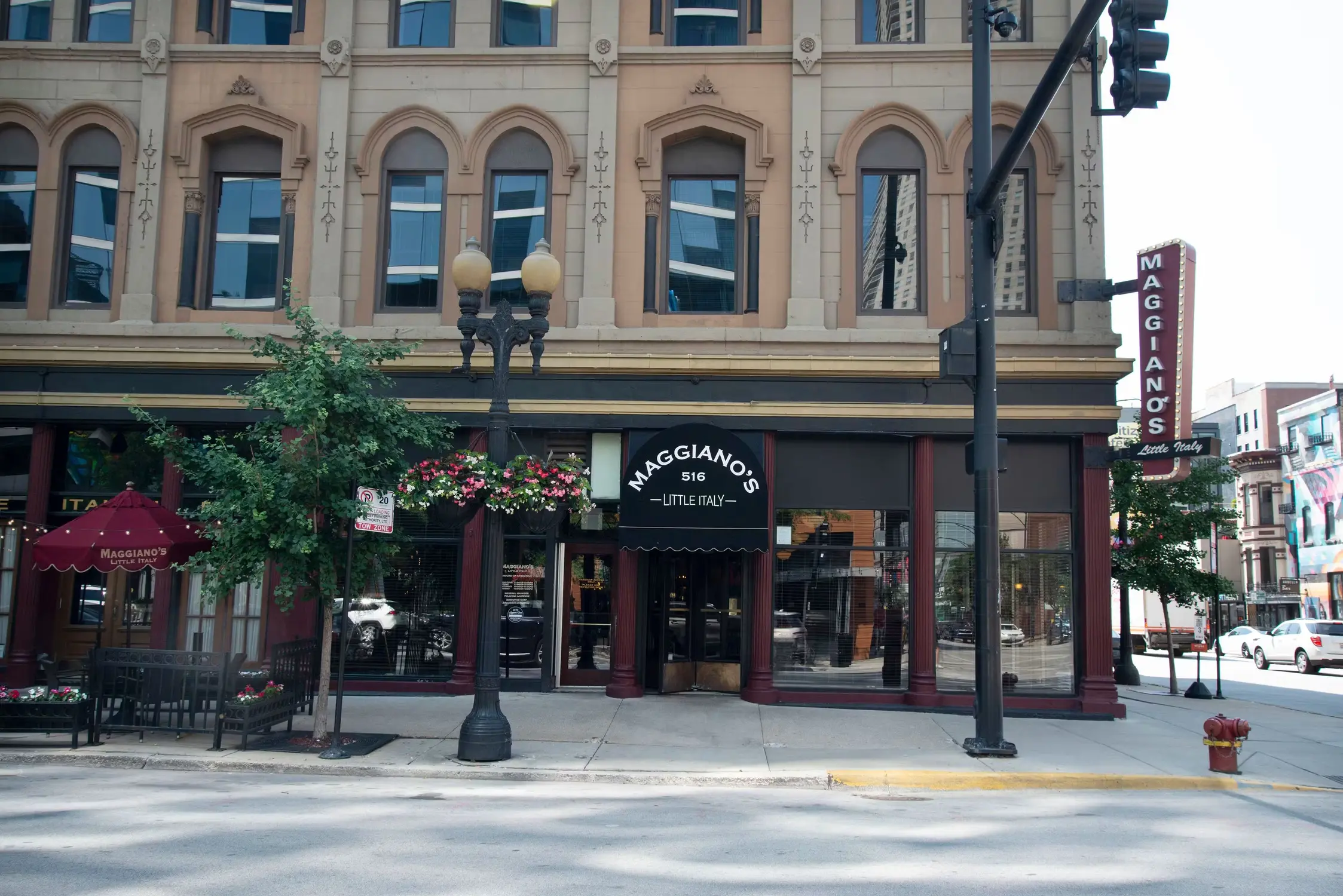 Maggiano's Clark And Grand exterior