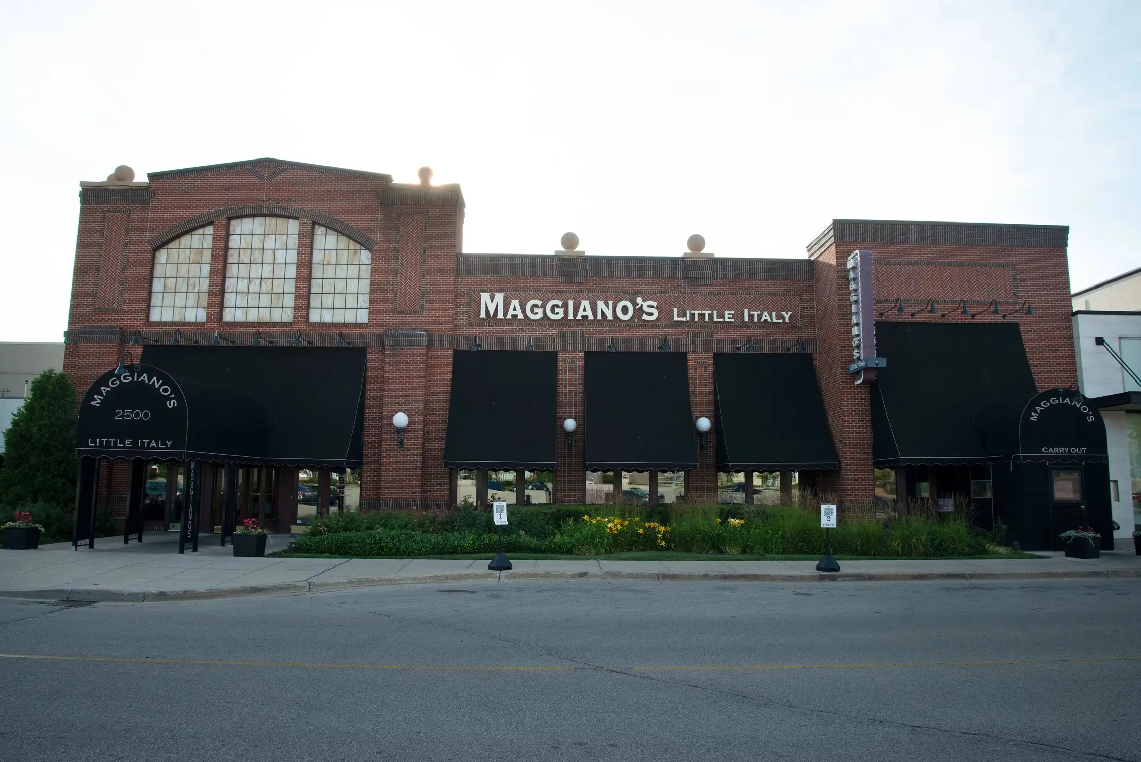 Maggiano's Mayfair Mall exterior