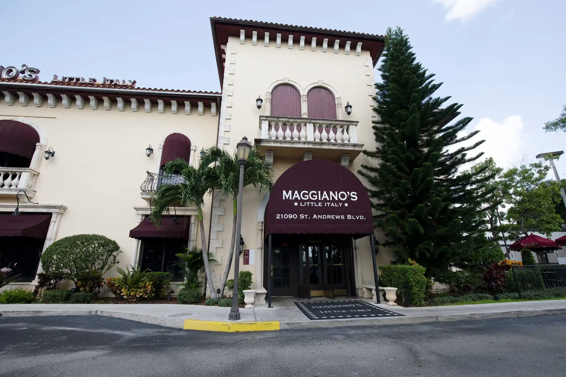 Maggiano's Boca Raton exterior
