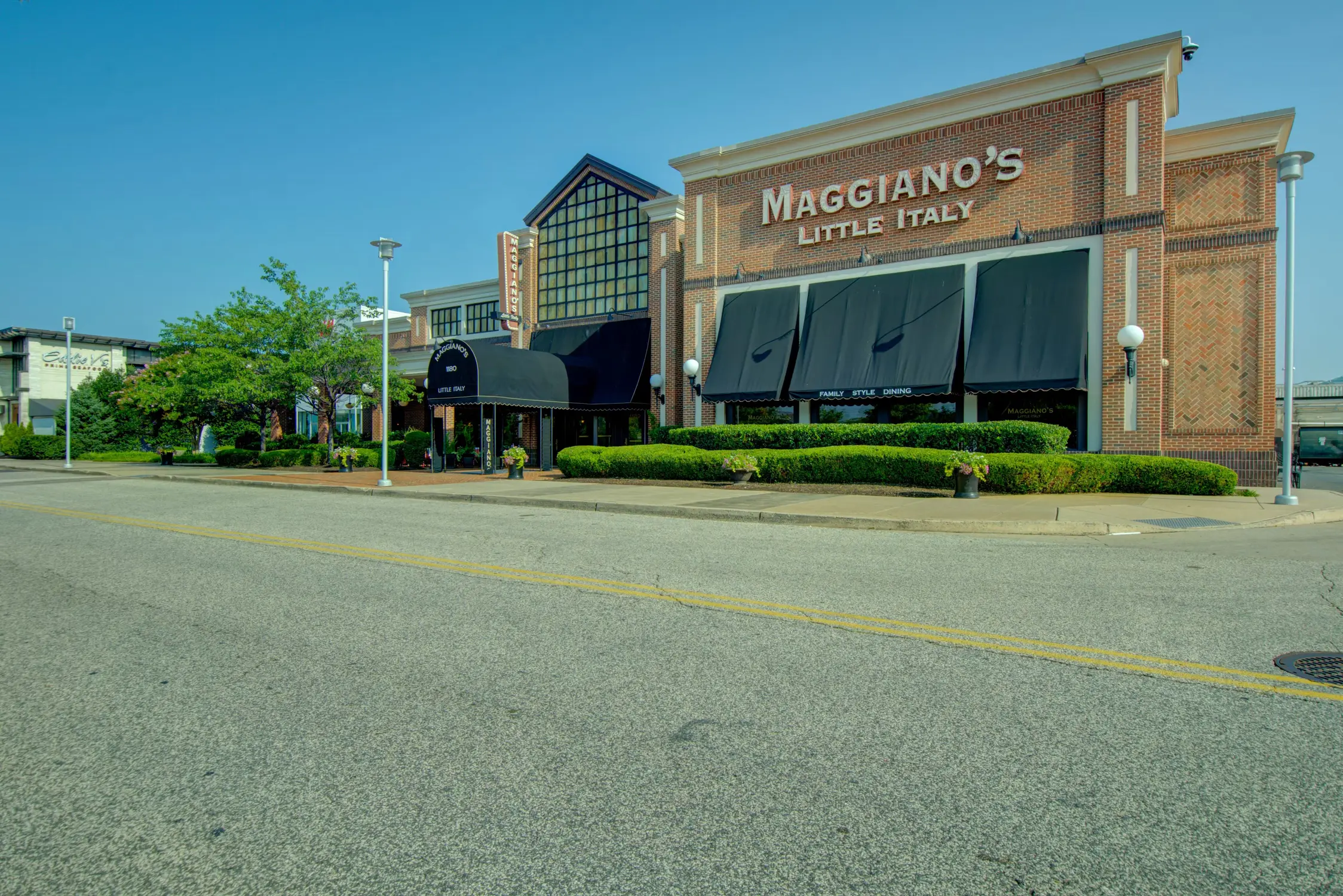 Maggiano's Cherry Hill exterior