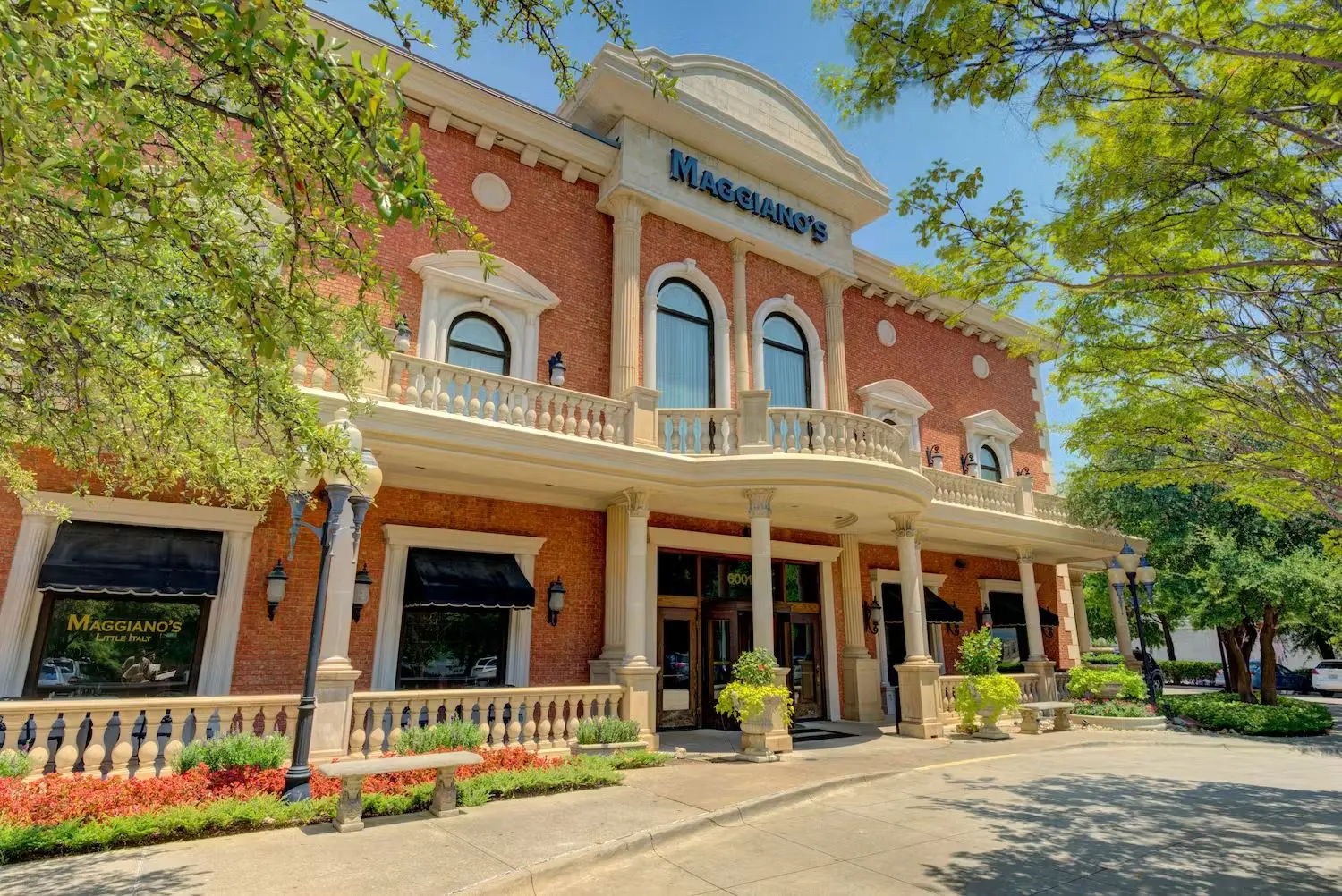 Maggiano's Willow Bend exterior
