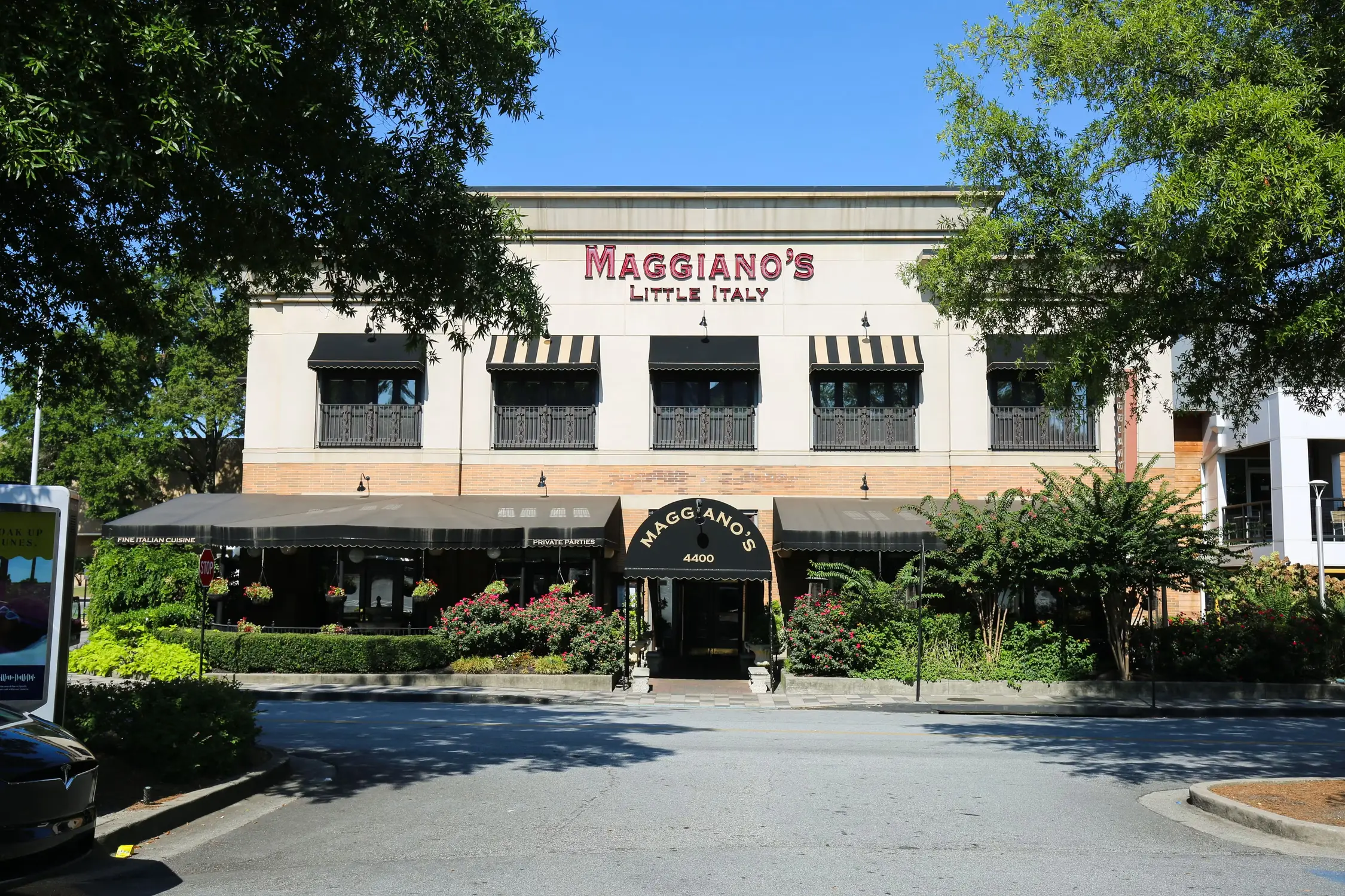 Maggiano's Perimeter Mall exterior