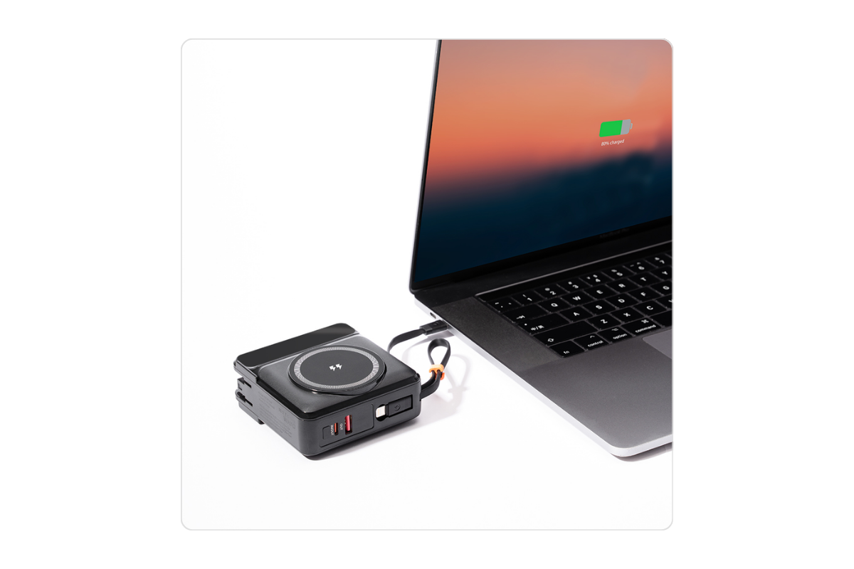 Customizable phone and laptop power bank from Wayo