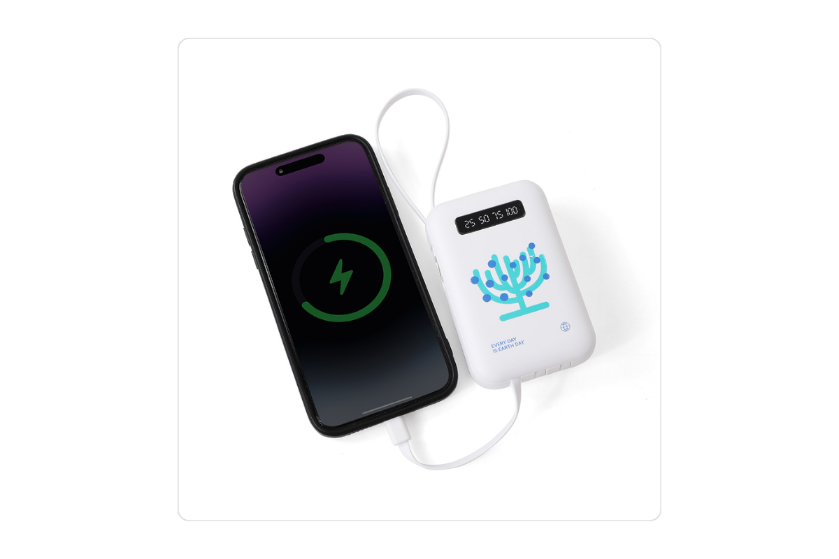 Customizable multi-cable mini portable power bank with flashlight from Wayo 