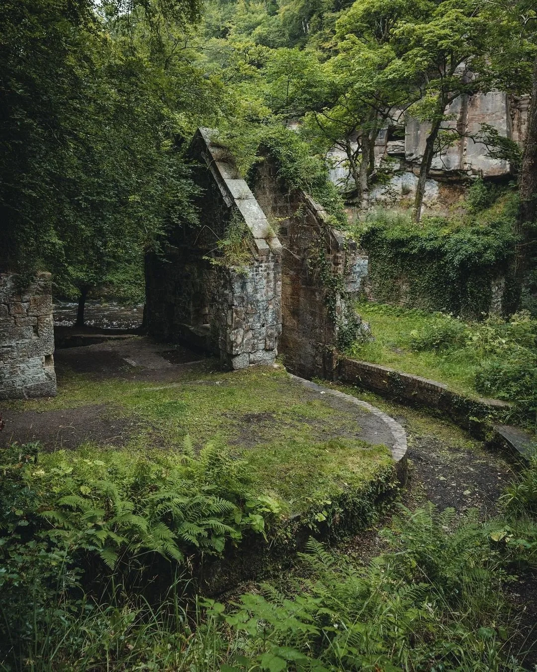 The Secrets Buried In Roslin Glen