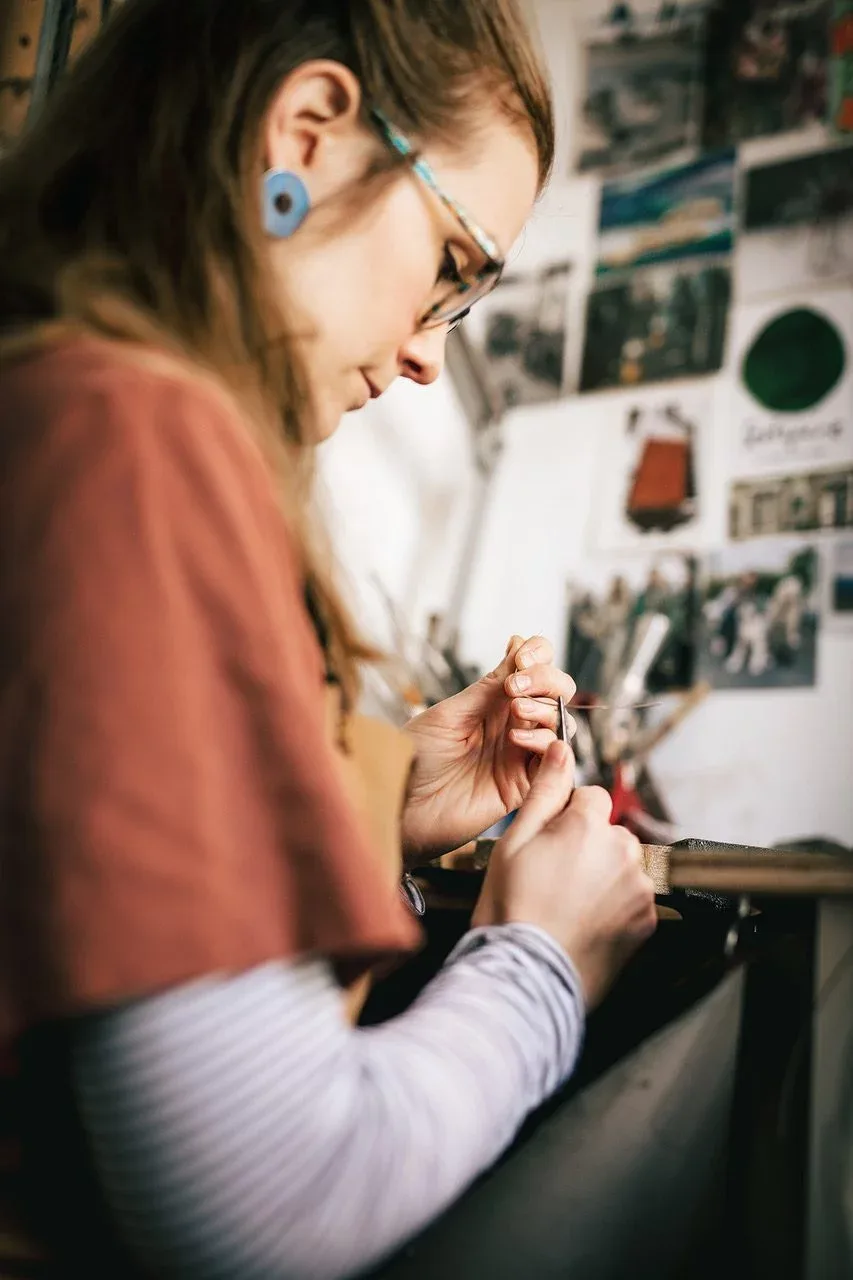 Tracing Inspirations: A Jeweller’s Journey from the Isle of Skye to Callander with Heather McDermott